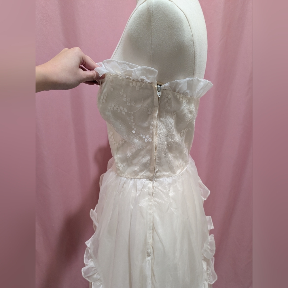 SOLD - Vintage Contempo Casuals Strapless Lace Ballgown (Vintage Size 5/6) - Picture 5 of 12